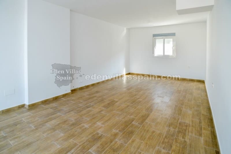 2 bedroom Apartment for sale in Santa Pola with pool - € 270,000 (Ref: 8052067)