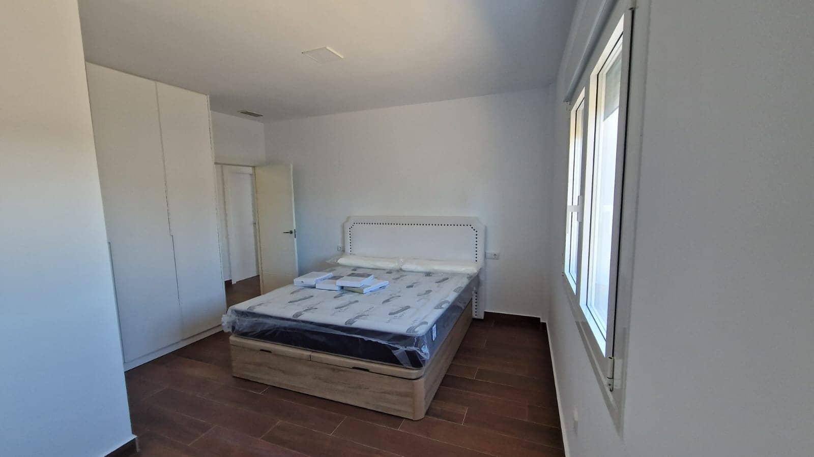 4 soverom Finca/Herregård til salgs i Alicante by med svømmebasseng - € 1 600 (Ref: 8321251)