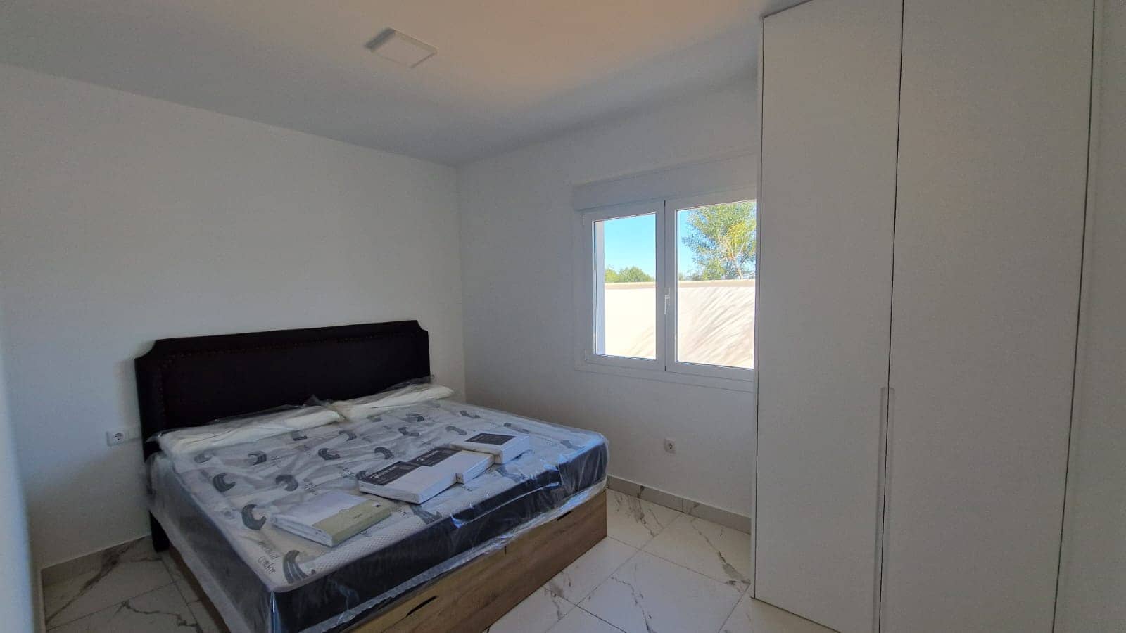 4 soverom Finca/Herregård til salgs i Alicante by med svømmebasseng - € 1 600 (Ref: 8321251)