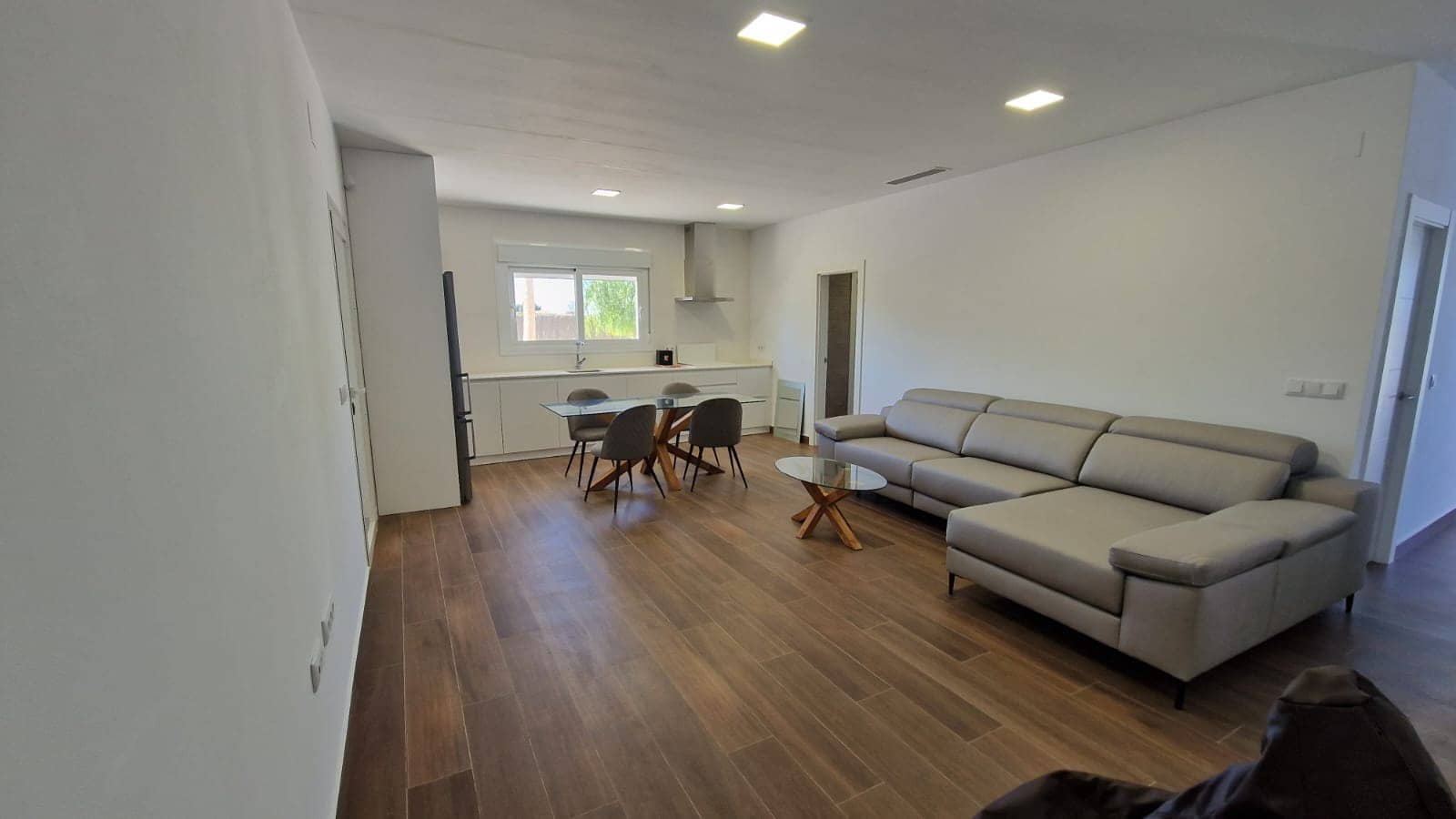 4 soverom Finca/Herregård til salgs i Alicante by med svømmebasseng - € 1 600 (Ref: 8321251)