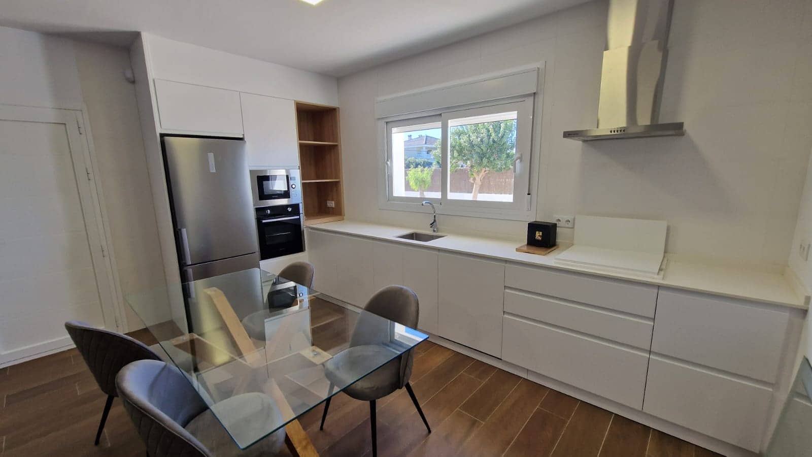 4 soverom Finca/Herregård til salgs i Alicante by med svømmebasseng - € 1 600 (Ref: 8321251)