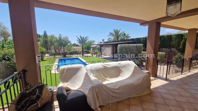 4 soveværelse Villa til salg i Elche / Elx med swimmingpool - € 579.995 (Ref: 8321582)