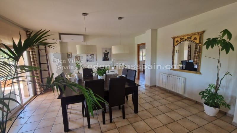 4 soveværelse Villa til salg i Elche / Elx med swimmingpool - € 579.995 (Ref: 8321582)