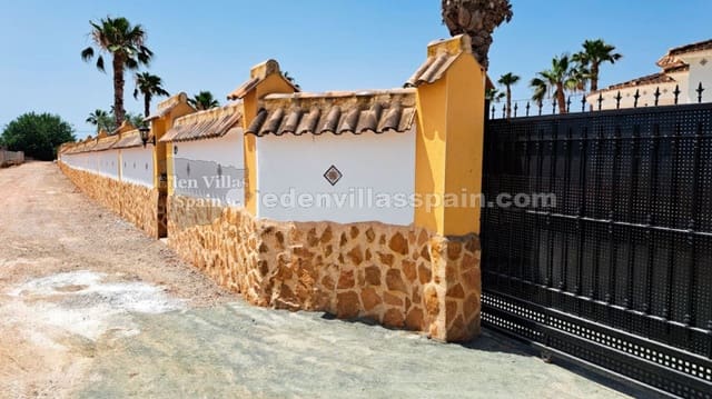 3 soveværelse Finca/Landehus til salg i Alicante by med swimmingpool - € 385.000 (Ref: 8323854)