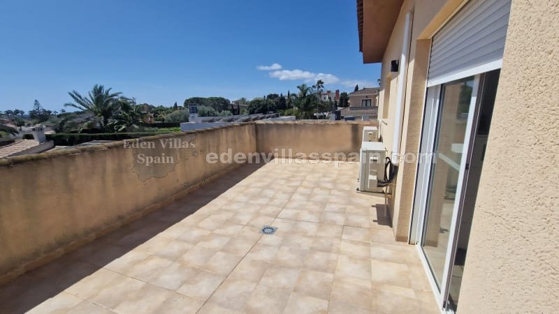 4 soveværelse Villa til salg i Elche / Elx med swimmingpool - € 579.995 (Ref: 8361883)