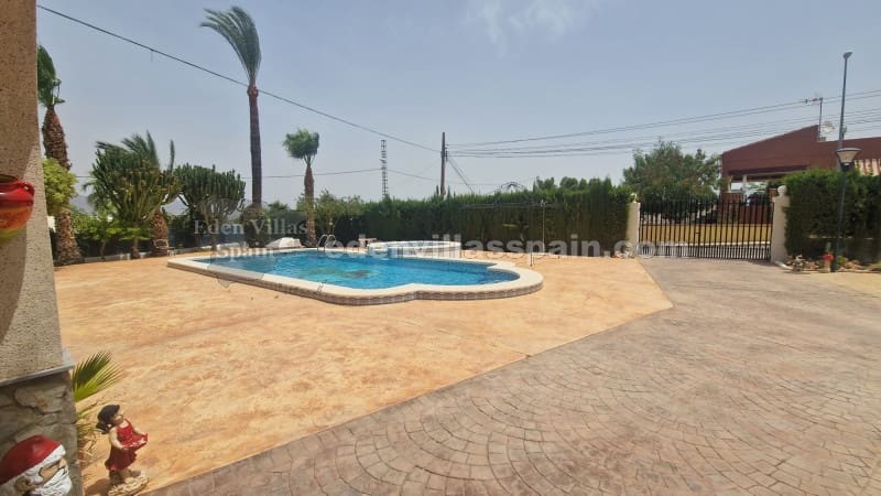 3 soveværelse Finca/Landehus til salg i Alicante by med swimmingpool - € 299.995 (Ref: 8397798)