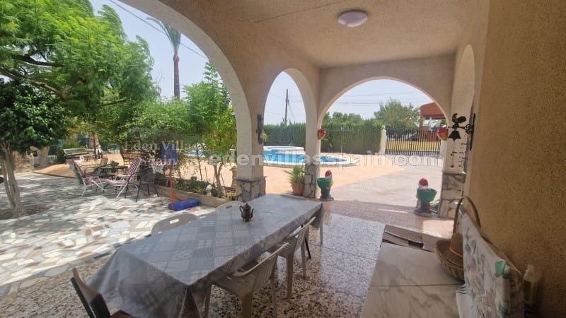 3 soveværelse Finca/Landehus til salg i Alicante by med swimmingpool - € 299.995 (Ref: 8397798)