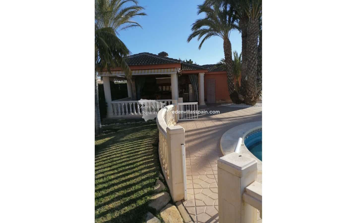 6 slaapkamer Villa te koop in Alicante stad met zwembad - € 920.000 (Ref: 8681647)