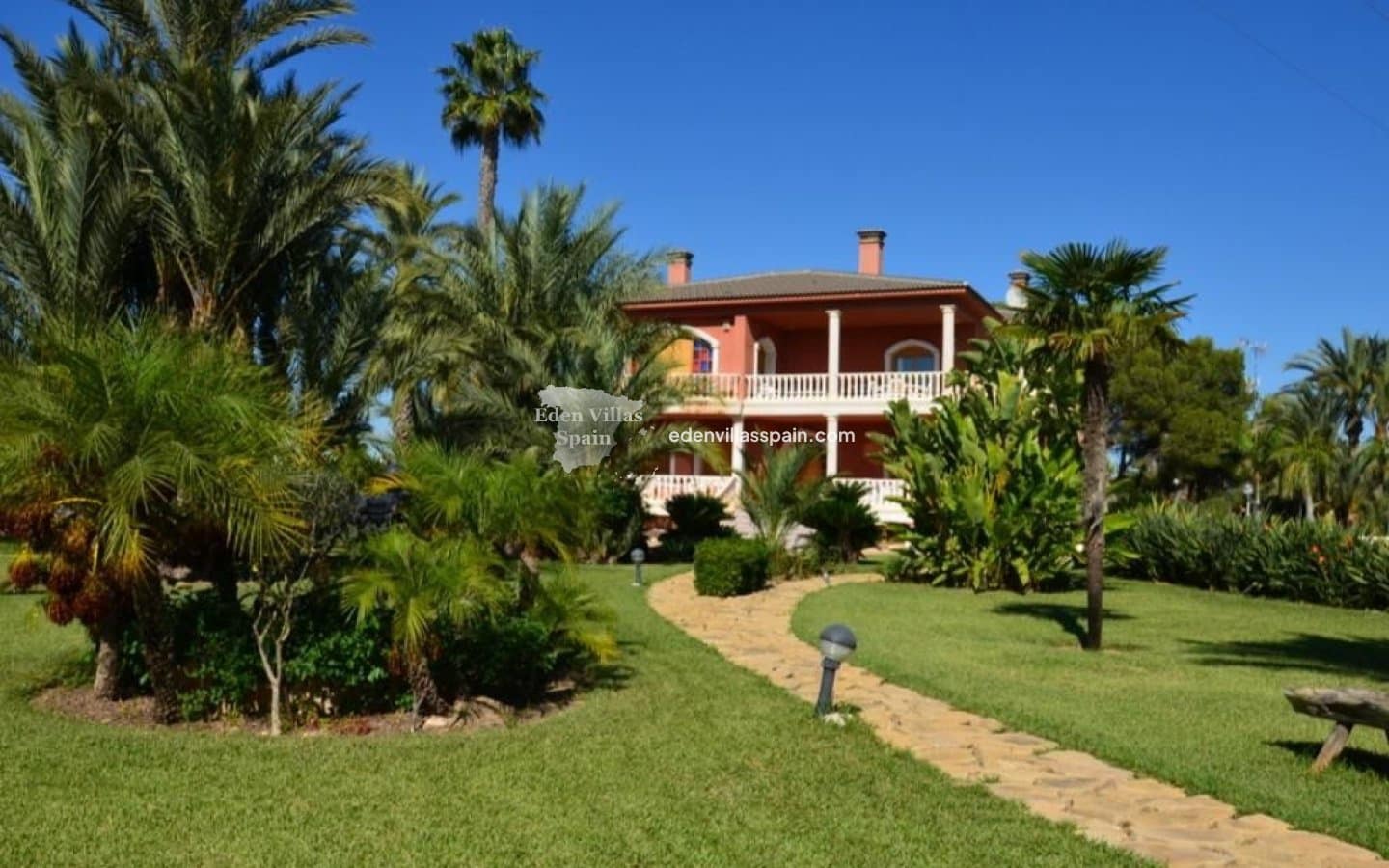 6 slaapkamer Villa te koop in Alicante stad met zwembad - € 920.000 (Ref: 8681647)