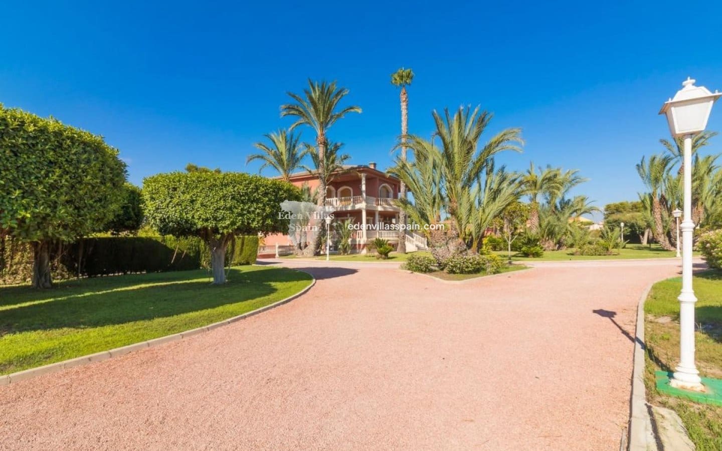 6 slaapkamer Villa te koop in Alicante stad met zwembad - € 920.000 (Ref: 8681647)