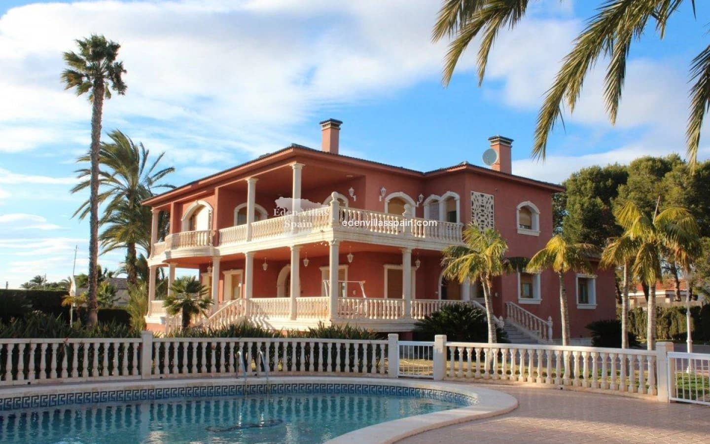 6 slaapkamer Villa te koop in Alicante stad met zwembad - € 920.000 (Ref: 8681647)