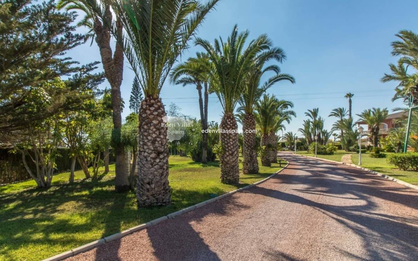 6 slaapkamer Villa te koop in Alicante stad met zwembad - € 920.000 (Ref: 8681647)