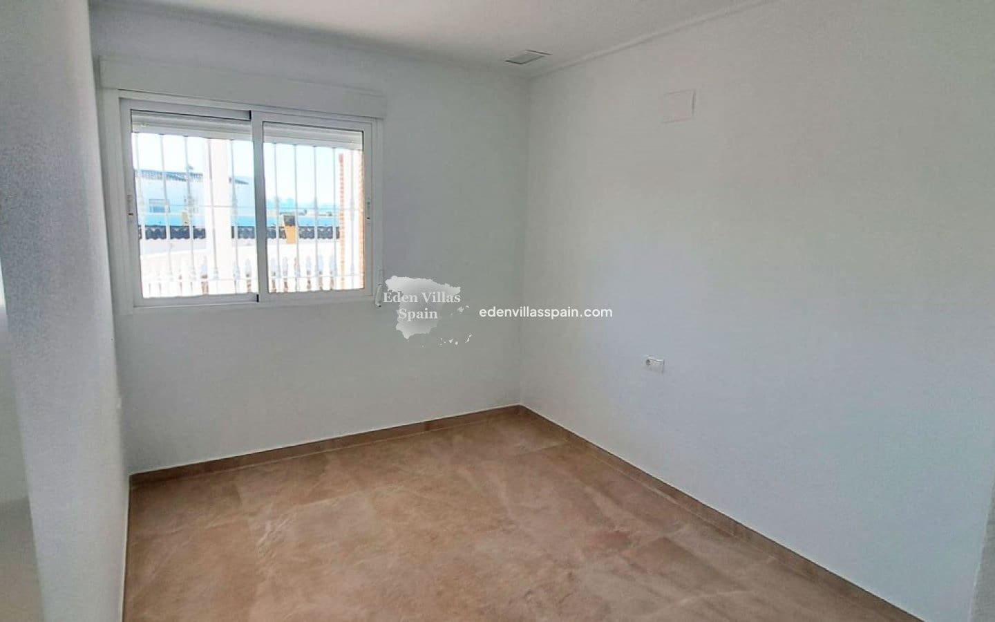 3 makuuhuone Maalaistalo myytävänä paikassa Alicante kaupunki - 365 000 € (Ref: 8758614)