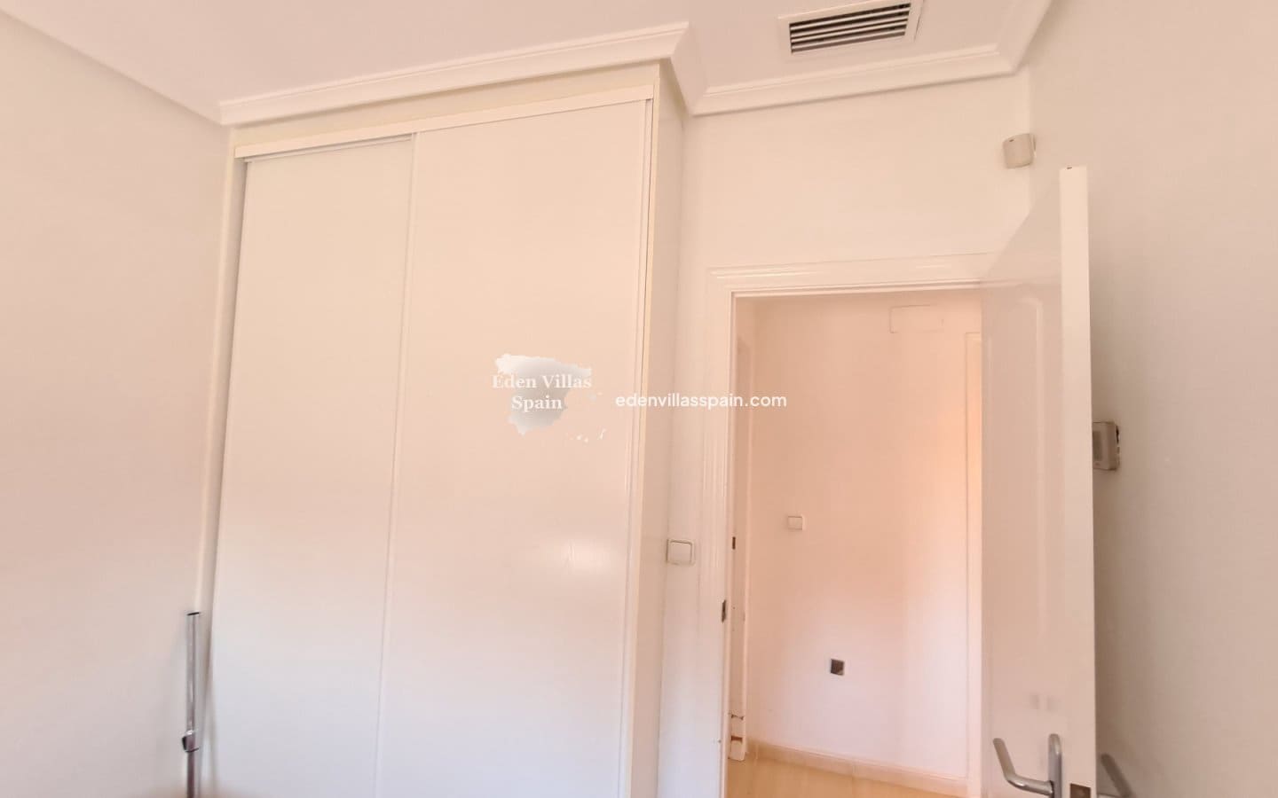 3 slaapkamer Finca/Landhuis te koop in Catral met zwembad - € 329.000 (Ref: 8777462)