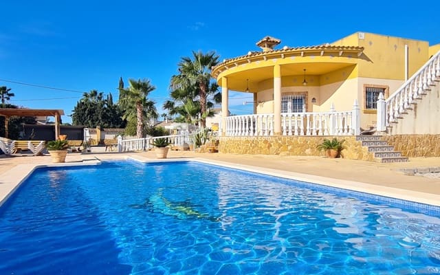 3 bedroom Finca/Country House for sale in Catral with pool - € 329,000 (Ref: 8777463)