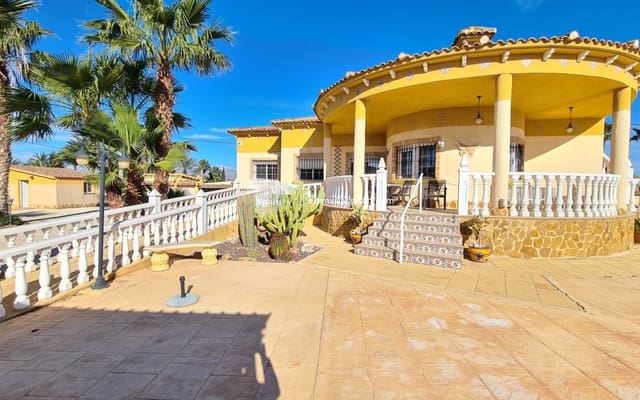 3 bedroom Finca/Country House for sale in Catral with pool - € 329,000 (Ref: 8777463)