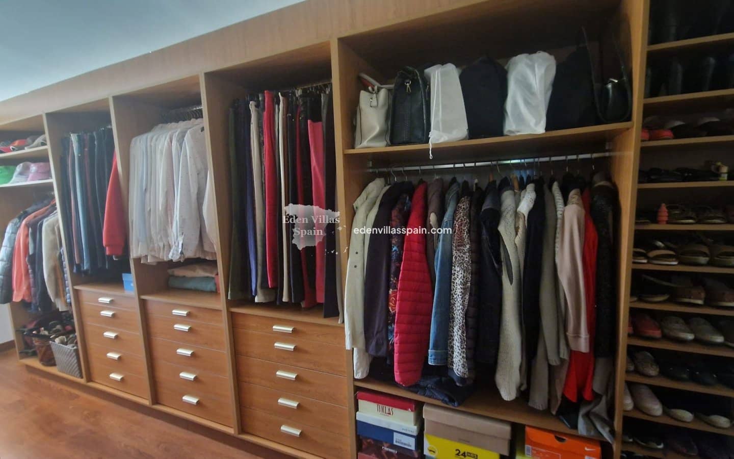 4 soveværelse Villa til salg i Alicante by med swimmingpool - € 690.000 (Ref: 8782211)