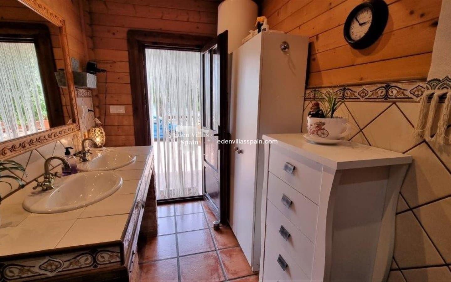 4 bedroom Villa for sale in Alicante / Alacant city with pool - € 975,000 (Ref: 8807356)