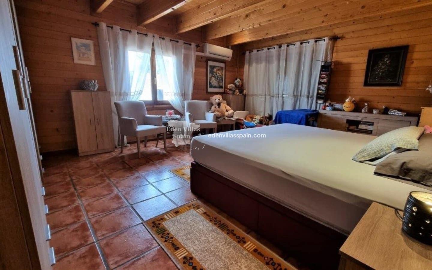 4 bedroom Villa for sale in Alicante / Alacant city with pool - € 975,000 (Ref: 8807356)