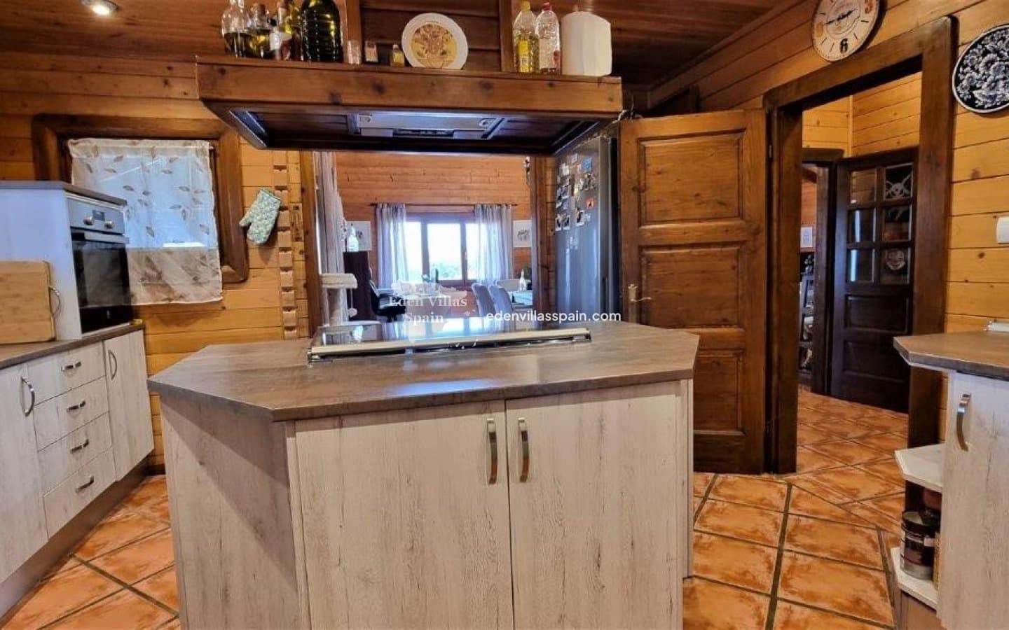 4 bedroom Villa for sale in Alicante / Alacant city with pool - € 975,000 (Ref: 8807356)