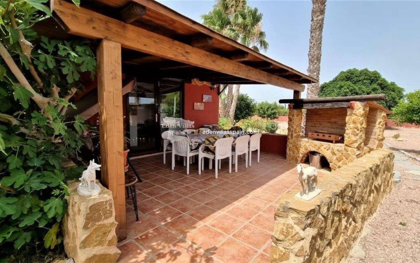 4 bedroom Villa for sale in Alicante / Alacant city with pool - € 975,000 (Ref: 8807356)