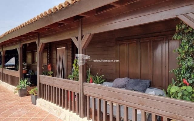Chalet de 4 habitaciones en Alicante / Alacant ciudad en venta con piscina - 975.000 € (Ref: 8807356)