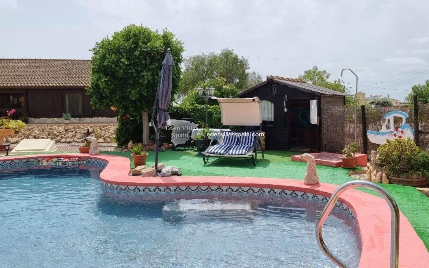 4 bedroom Villa for sale in Alicante / Alacant city with pool - € 975,000 (Ref: 8807356)