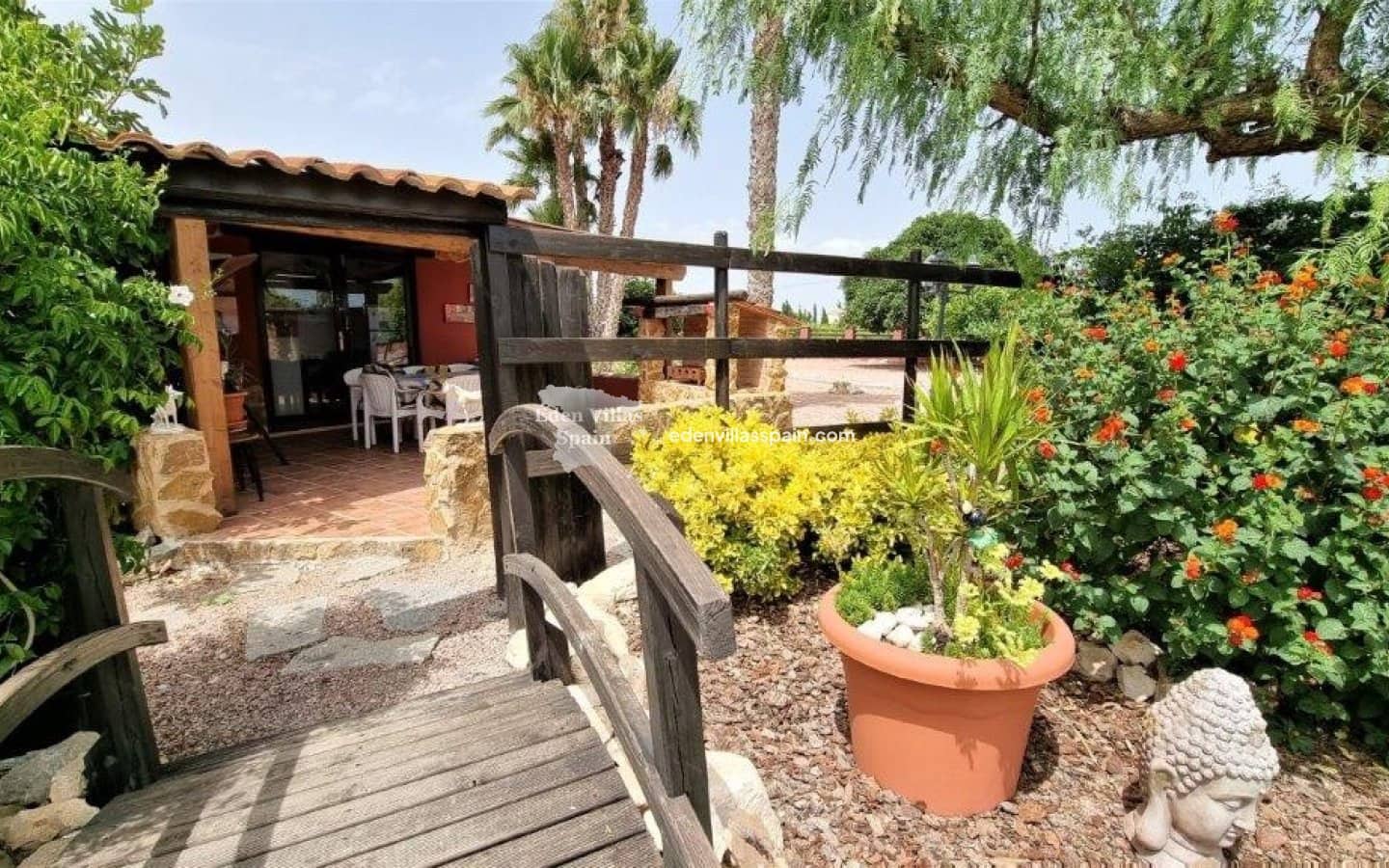 4 bedroom Villa for sale in Alicante / Alacant city with pool - € 975,000 (Ref: 8807356)