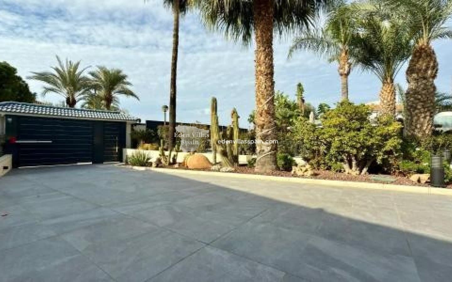 5 slaapkamer Villa te koop in Playa de San Juan met zwembad garage - € 1.499.000 (Ref: 8848717)