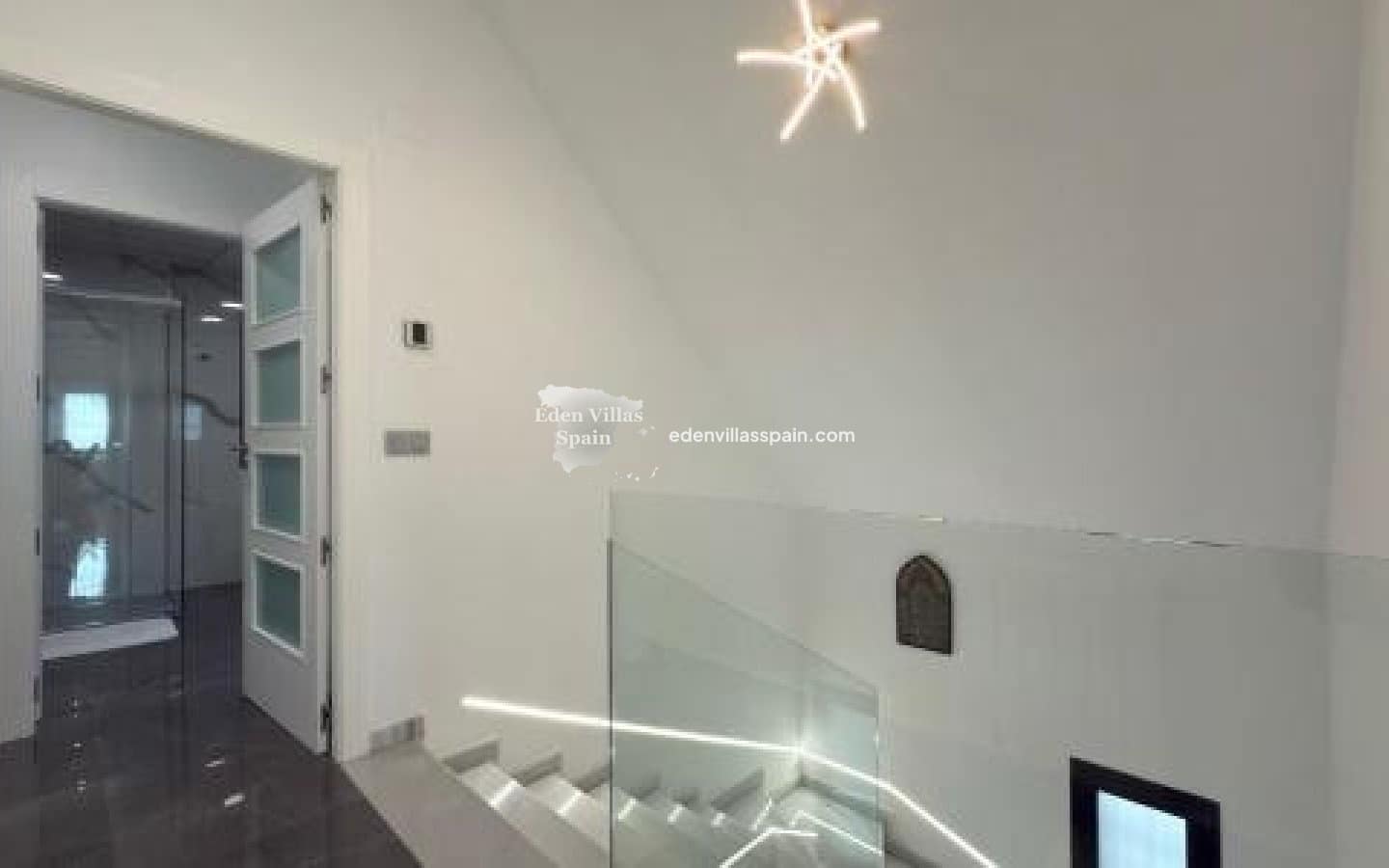 5 slaapkamer Villa te koop in Playa de San Juan met zwembad garage - € 1.499.000 (Ref: 8848717)