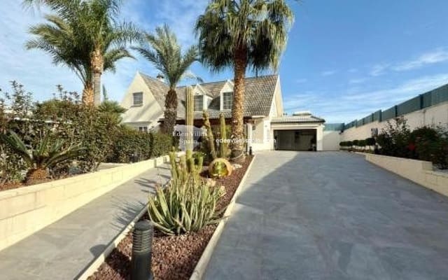 5 slaapkamer Villa te koop in Playa de San Juan, Alicante stad met zwembad garage - € 1.499.000 (Ref: 8848717)