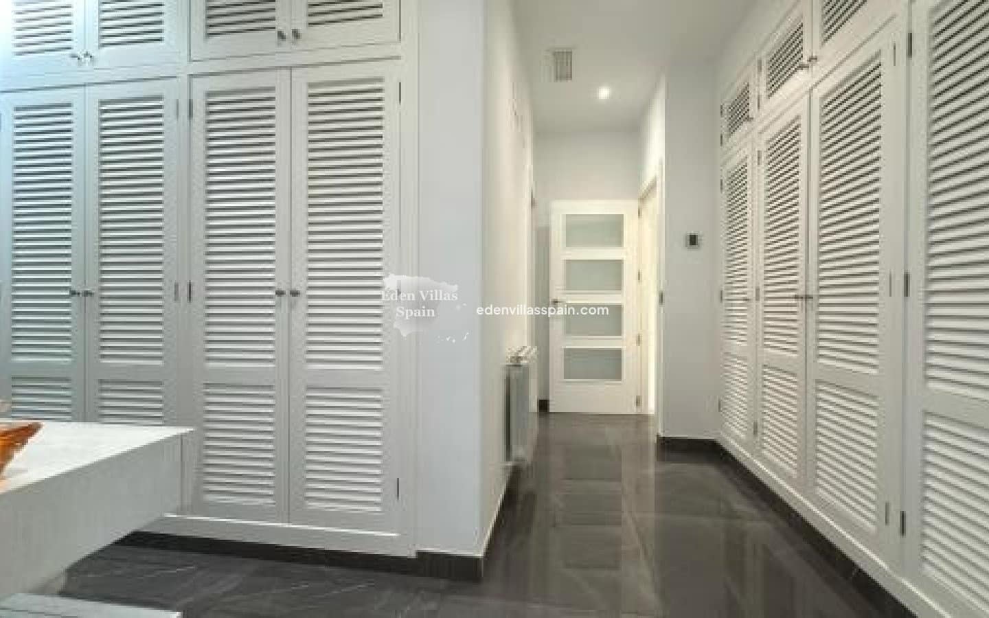 5 slaapkamer Villa te koop in Playa de San Juan met zwembad garage - € 1.499.000 (Ref: 8848717)