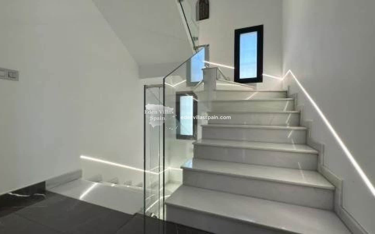 5 slaapkamer Villa te koop in Playa de San Juan met zwembad garage - € 1.499.000 (Ref: 8848717)