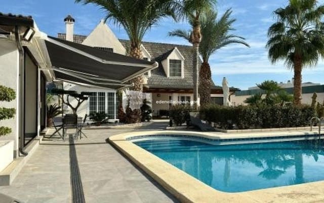 5 slaapkamer Villa te koop in Playa de San Juan, Alicante stad met zwembad garage - € 1.499.000 (Ref: 8848717)