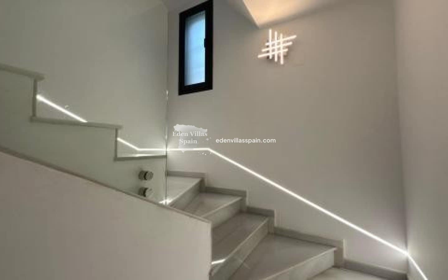 5 slaapkamer Villa te koop in Alicante stad met zwembad - € 1.499.000 (Ref: 8848718)