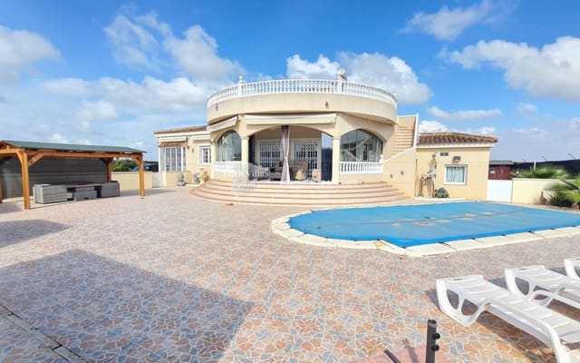 3 soveværelse Villa til salg i Alicante by med swimmingpool - € 450.000 (Ref: 8859392)