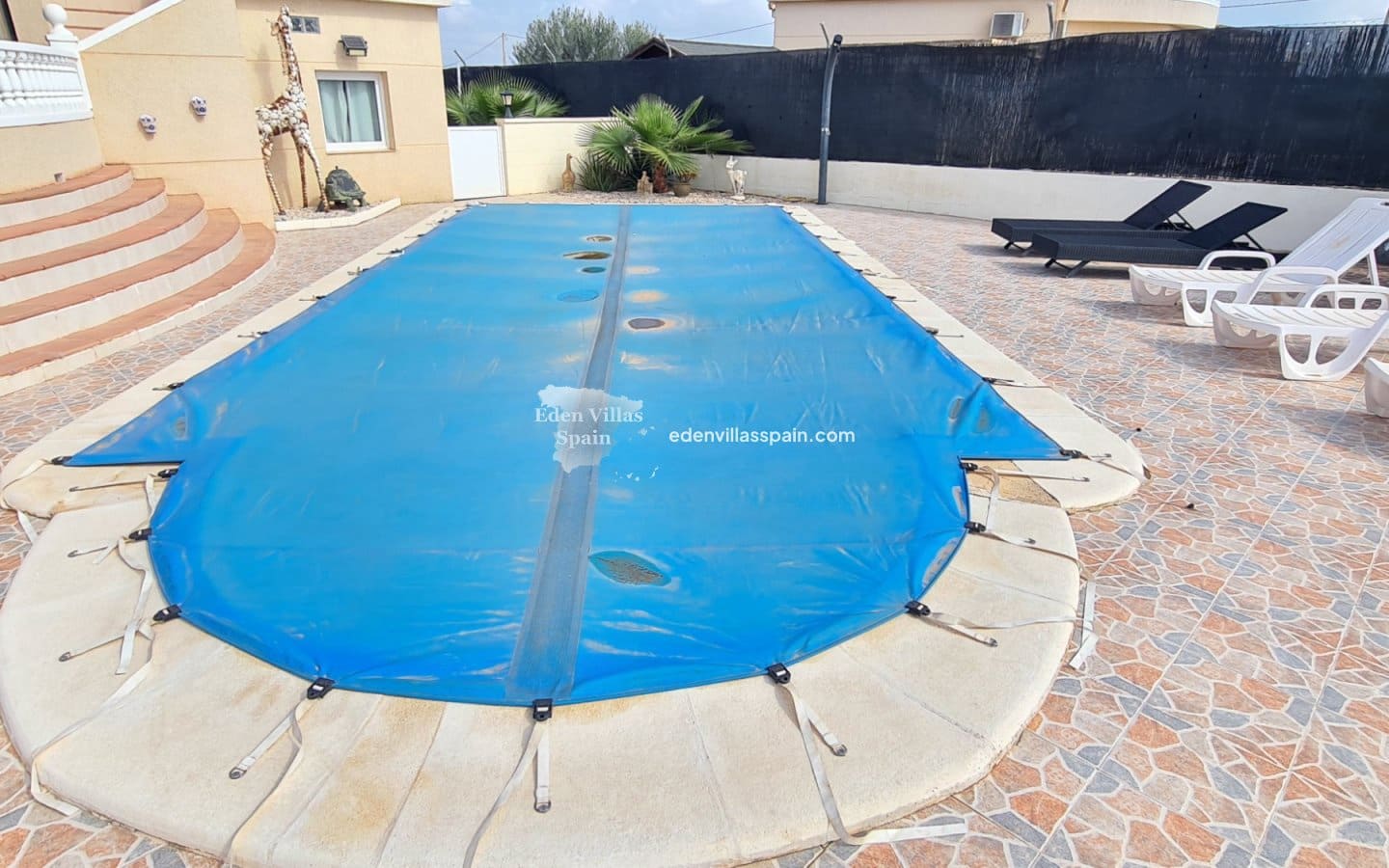 3 soveværelse Villa til salg i Alicante by med swimmingpool - € 450.000 (Ref: 8859392)