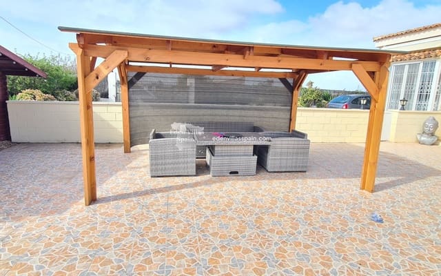 3 soveværelse Villa til salg i Alicante by med swimmingpool - € 450.000 (Ref: 8859392)