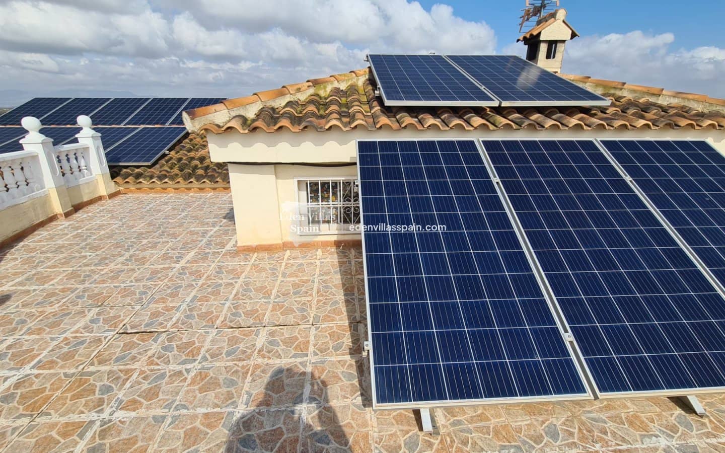 3 soveværelse Villa til salg i Alicante by med swimmingpool - € 450.000 (Ref: 8859392)