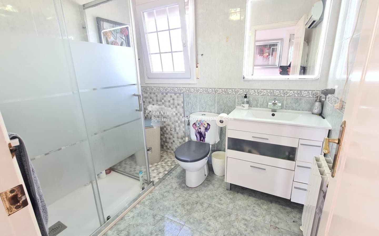 3 soveværelse Villa til salg i Alicante by med swimmingpool - € 450.000 (Ref: 8859392)