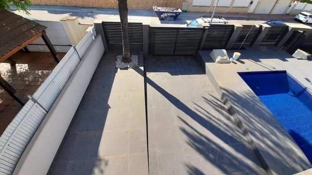 Chalet de 4 habitaciones en Orihuela Costa, Orihuela en venta con piscina - 1.100.000 € (Ref: 8895900)