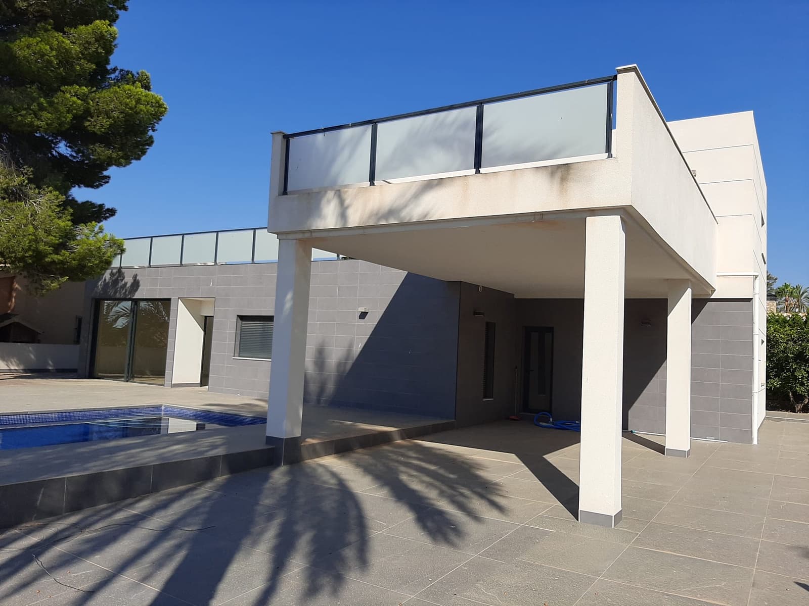 Chalet de 4 habitaciones en Orihuela Costa en venta con piscina - 1.100.000 € (Ref: 8895900)