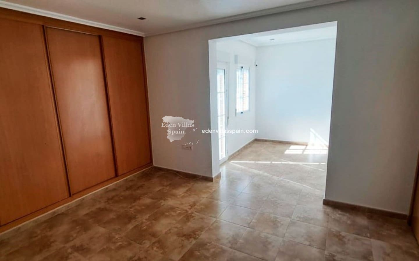 4 soveværelse Finca/Landehus til salg i Alicante by med swimmingpool garage - € 435.000 (Ref: 8901548)