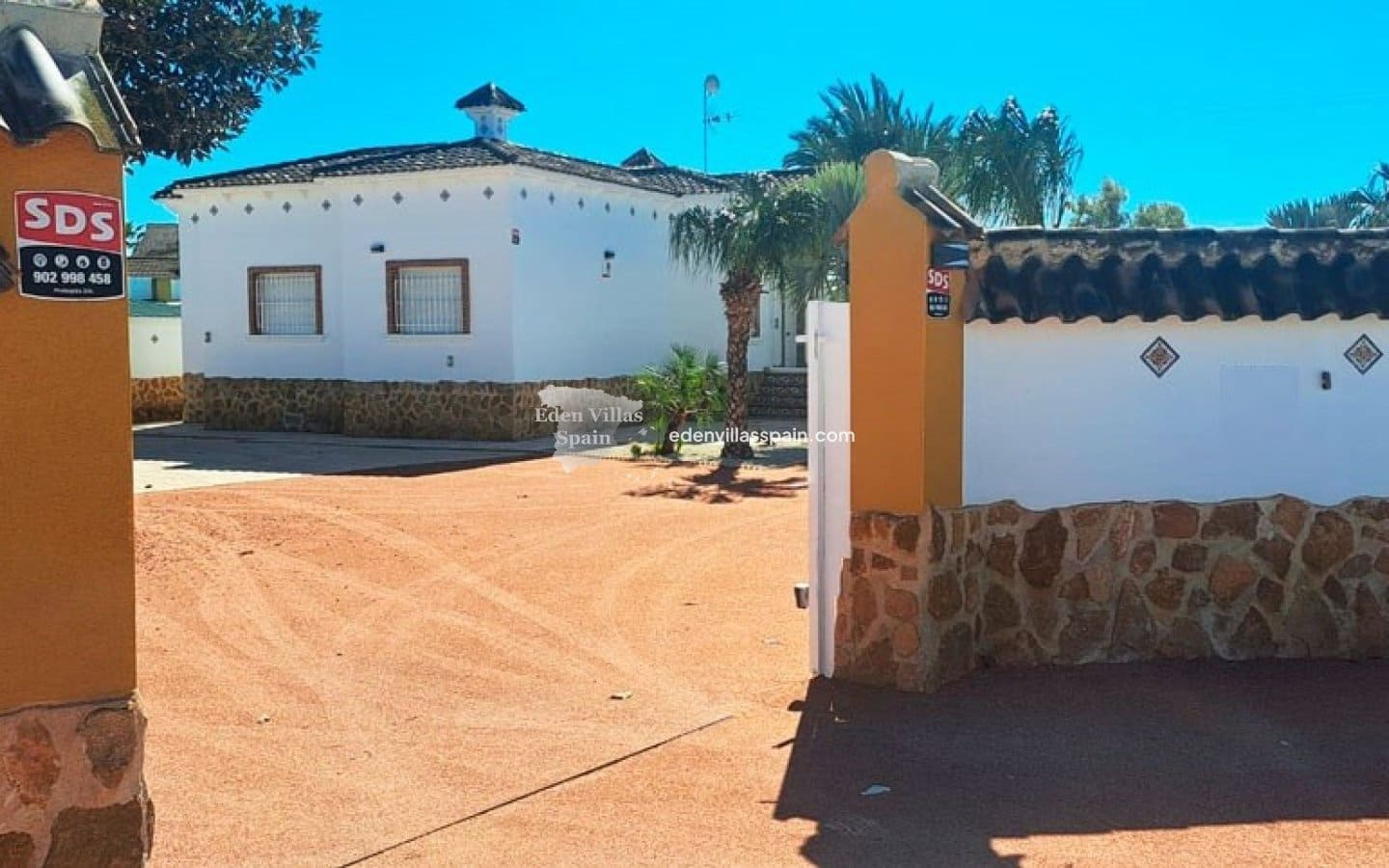 4 soveværelse Finca/Landehus til salg i Alicante by med swimmingpool garage - € 435.000 (Ref: 8901548)