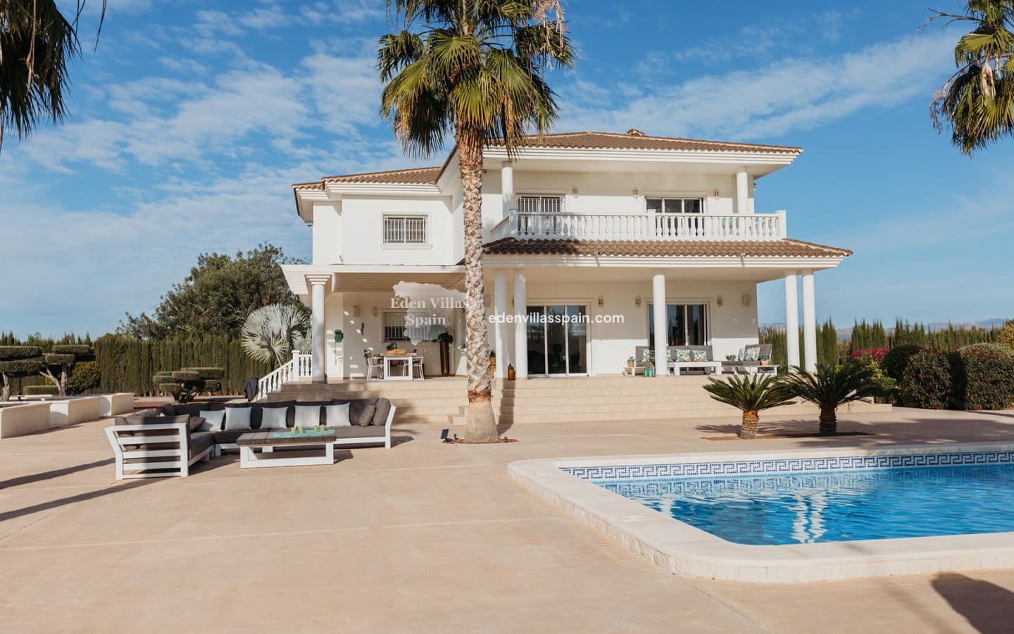9 soveværelse Finca/Landehus til salg i Santa Pola med swimmingpool - € 2.000.000 (Ref: 9009359)