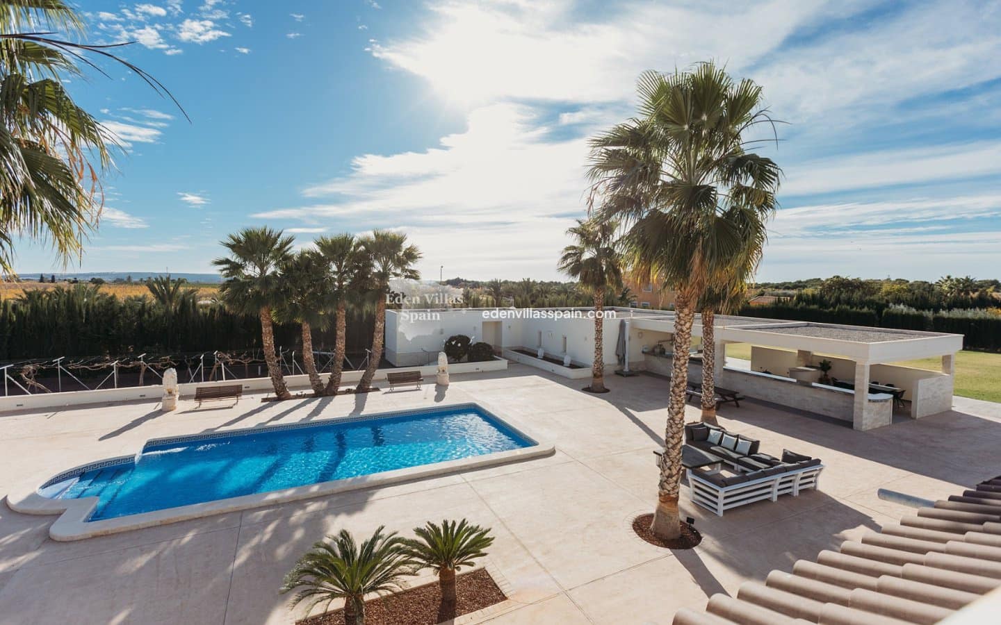 9 soveværelse Finca/Landehus til salg i Santa Pola med swimmingpool - € 2.000.000 (Ref: 9009359)