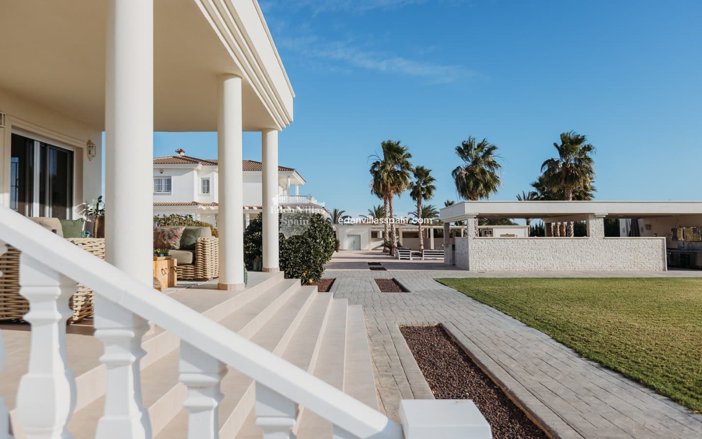 9 soveværelse Finca/Landehus til salg i Santa Pola med swimmingpool - € 2.000.000 (Ref: 9009359)