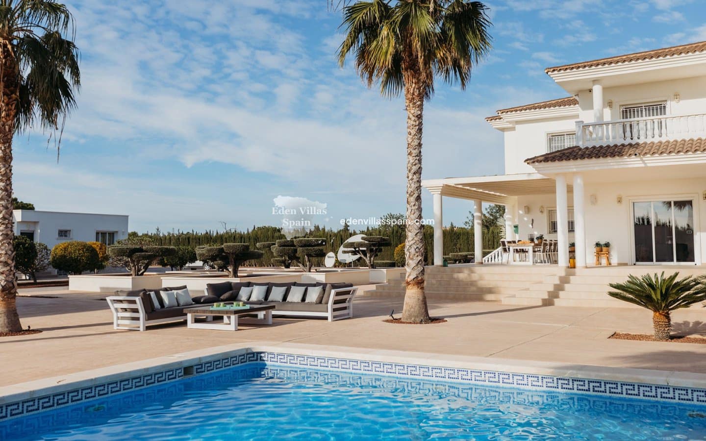 9 soveværelse Finca/Landehus til salg i Santa Pola med swimmingpool - € 2.000.000 (Ref: 9009359)