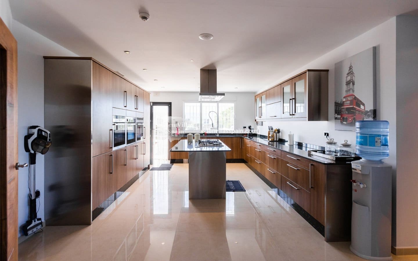 9 soveværelse Finca/Landehus til salg i Santa Pola med swimmingpool - € 2.000.000 (Ref: 9009359)