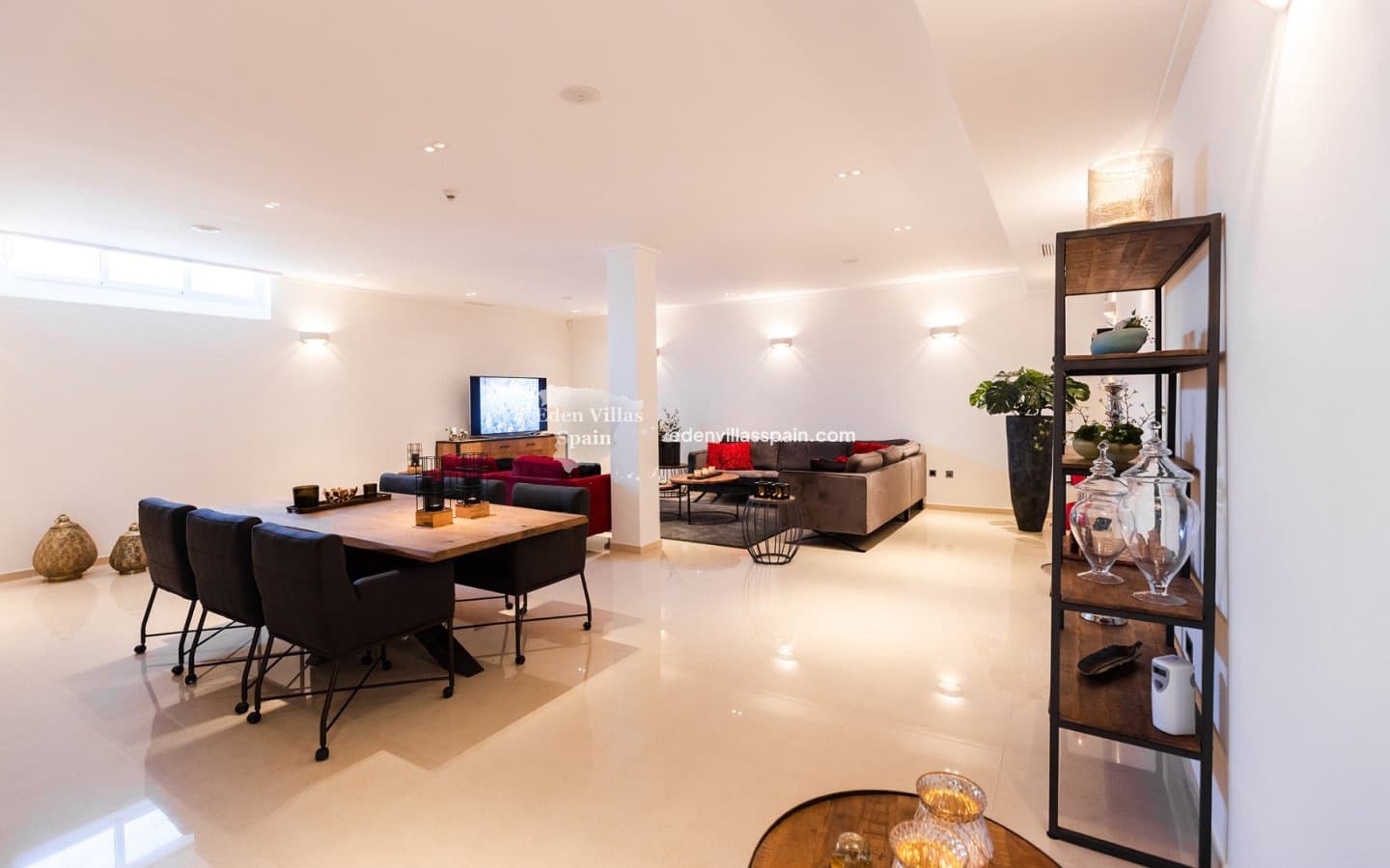 9 soveværelse Finca/Landehus til salg i Santa Pola med swimmingpool - € 2.000.000 (Ref: 9009359)